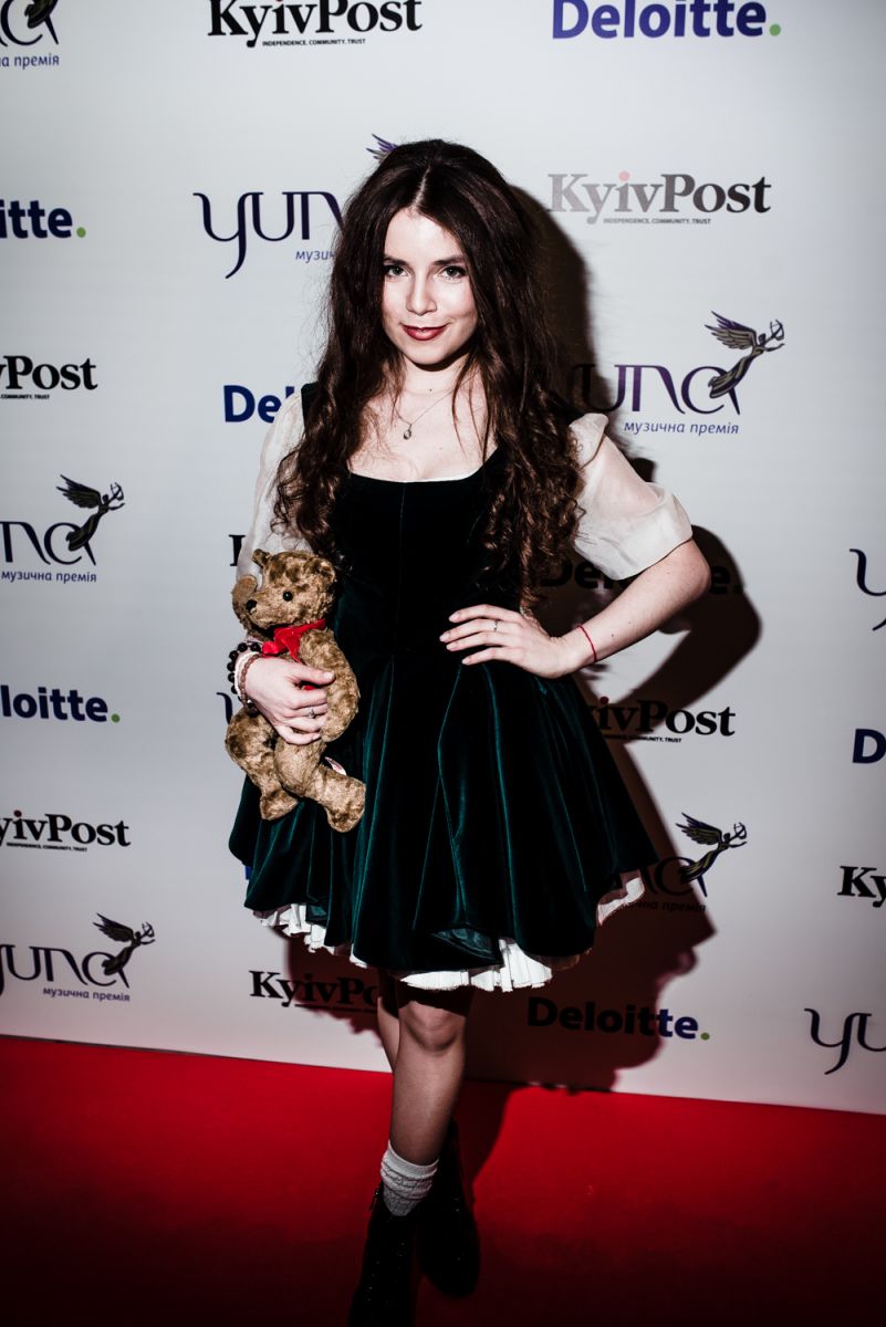 Красная дорожка церемонии Yuna-2016